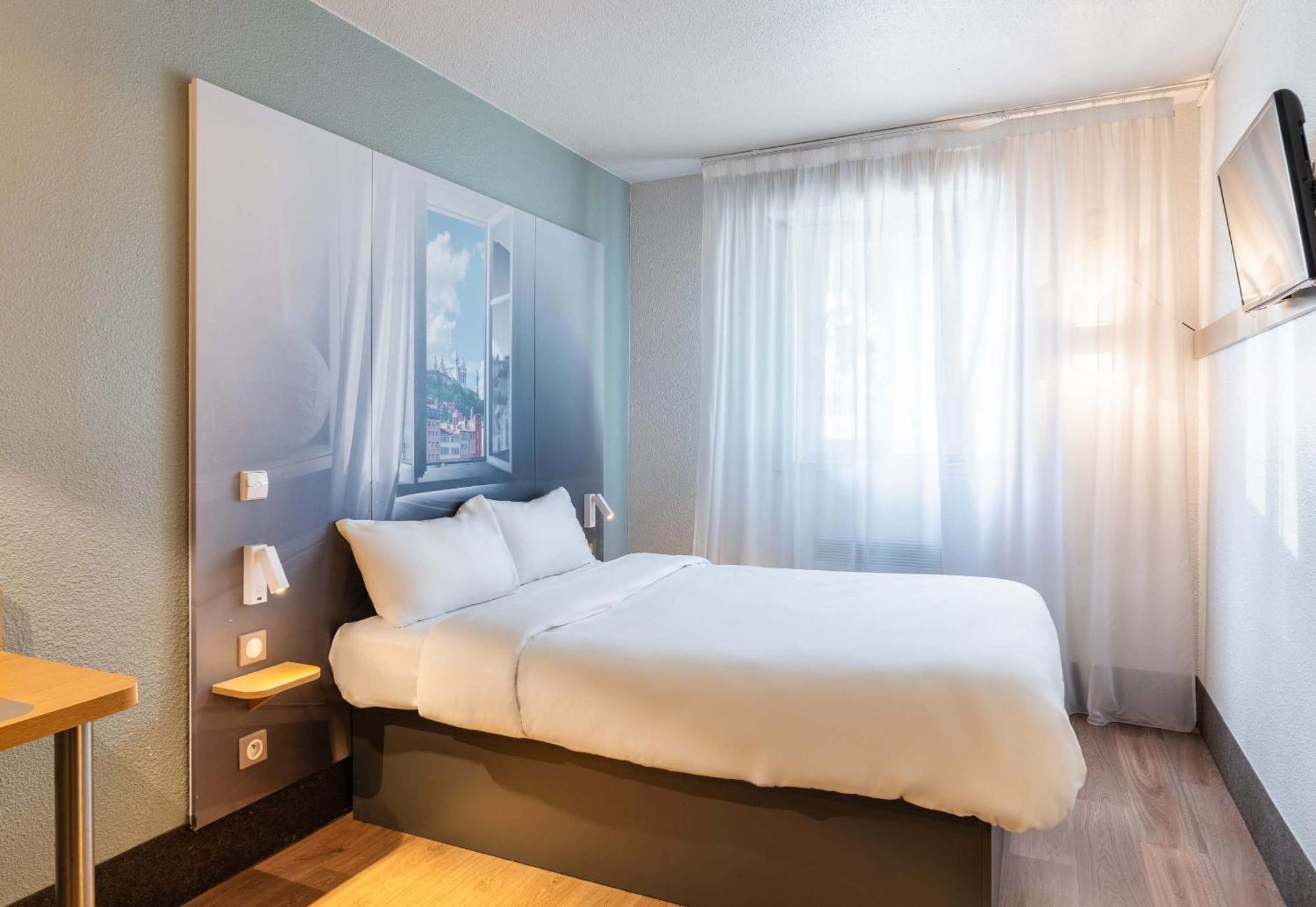 B&B Hotel Lyon Saint-Bonnet Mi-Plaine Dış mekan fotoğraf