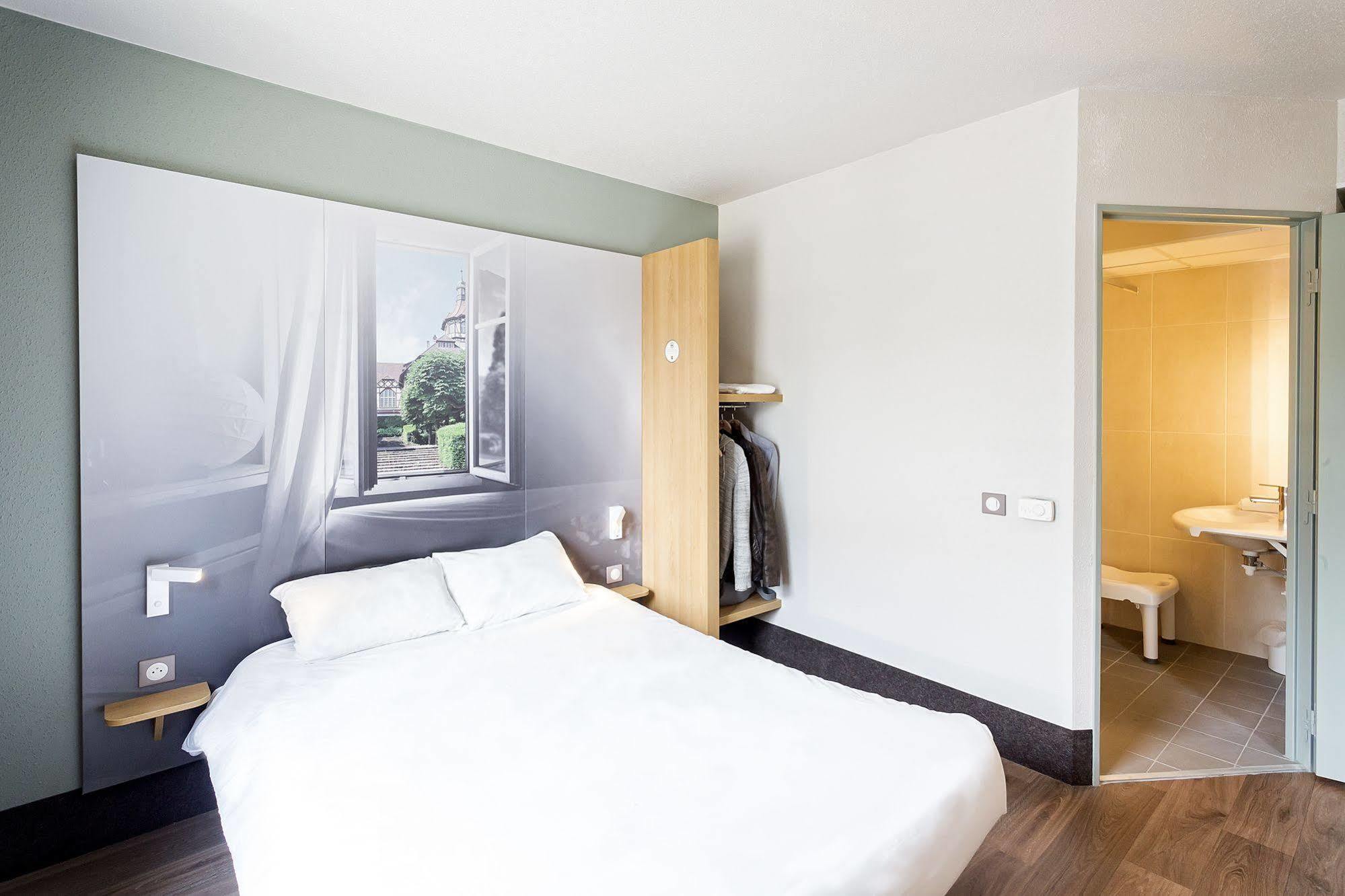 B&B Hotel Lyon Saint-Bonnet Mi-Plaine Dış mekan fotoğraf