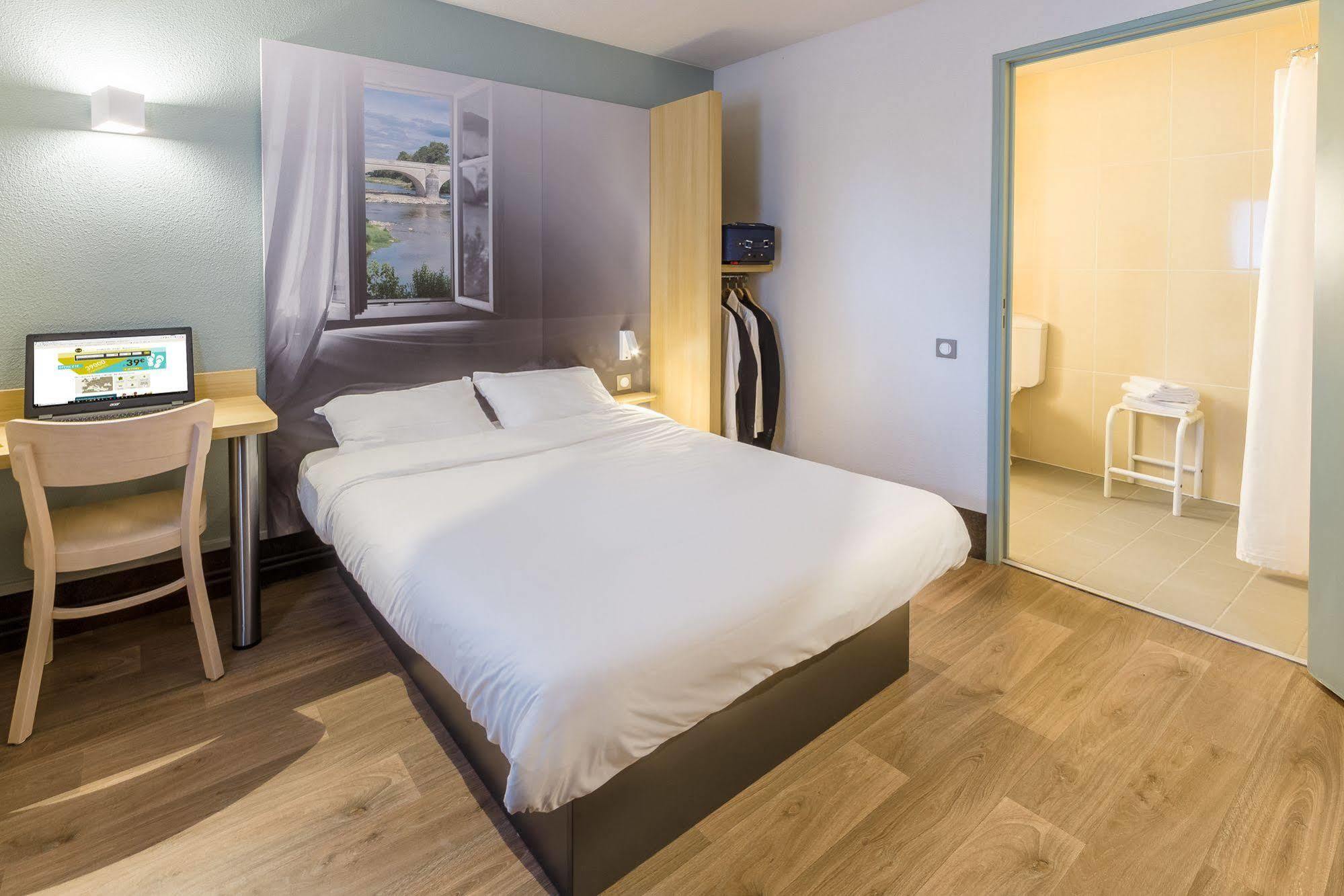 B&B Hotel Lyon Saint-Bonnet Mi-Plaine Dış mekan fotoğraf